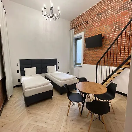 Deluxe 1 Rynek 350 M * 브로츠와프